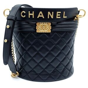 Chanel Black/Gold Boy Bucket Handbag – Black – 2020–2021 - 100% Authentic
